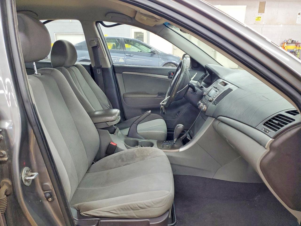 2010 HYUNDAI SONATA