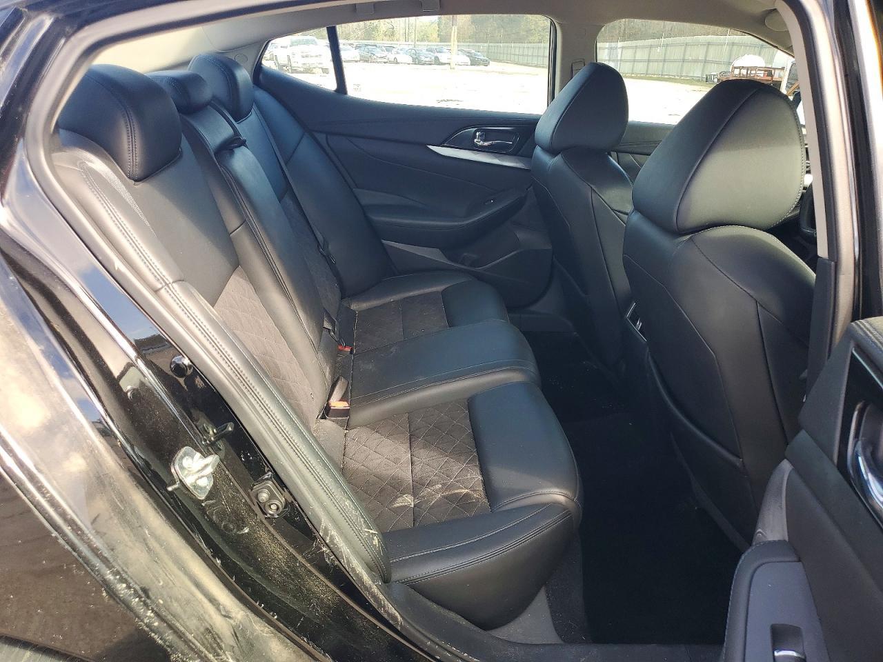 2017 NISSAN Maxima