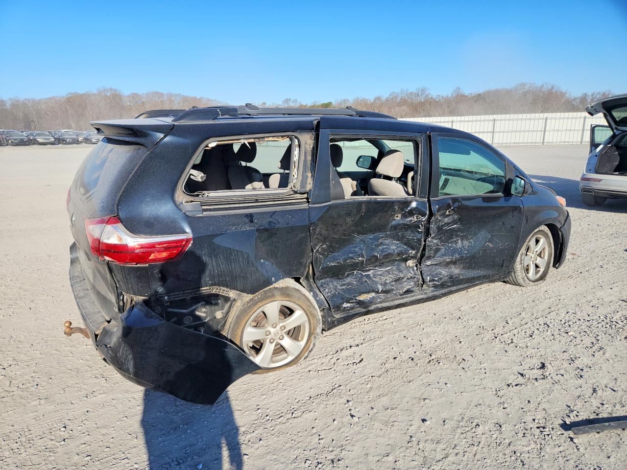 2015 TOYOTA SIENNA