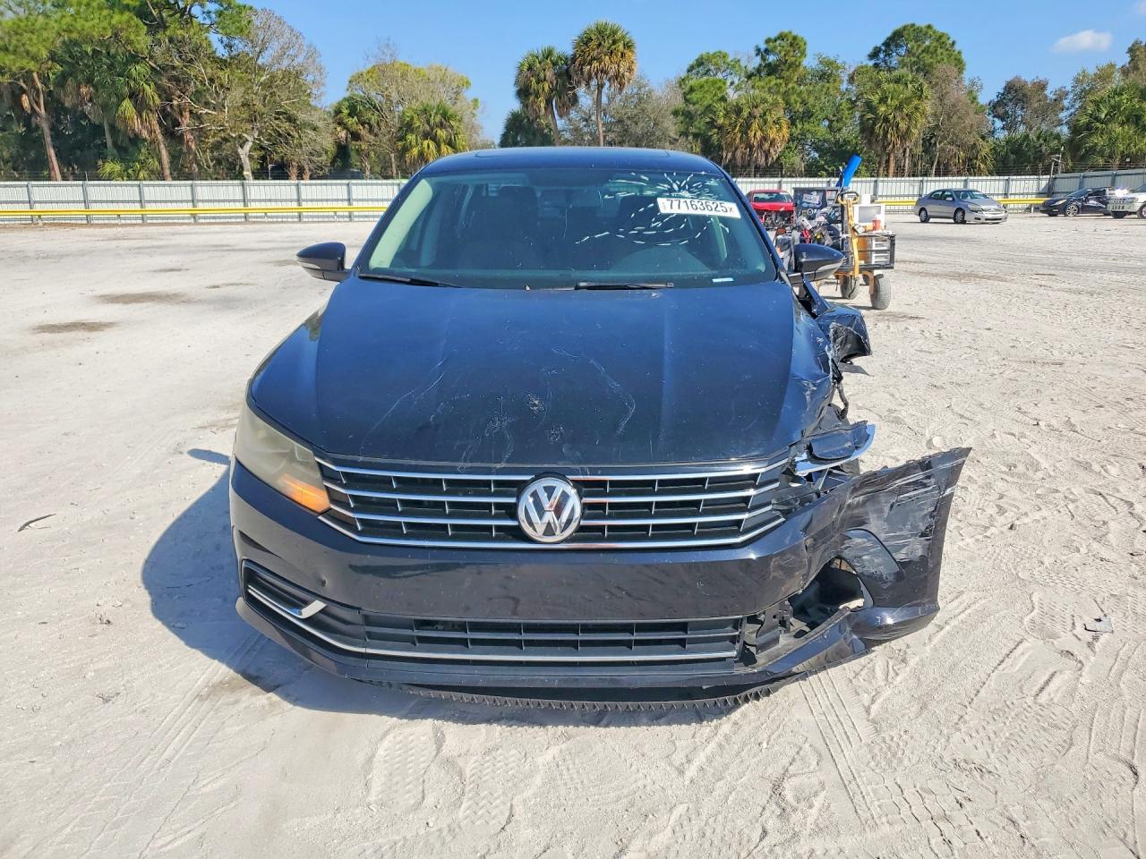 2018 VOLKSWAGEN Passat