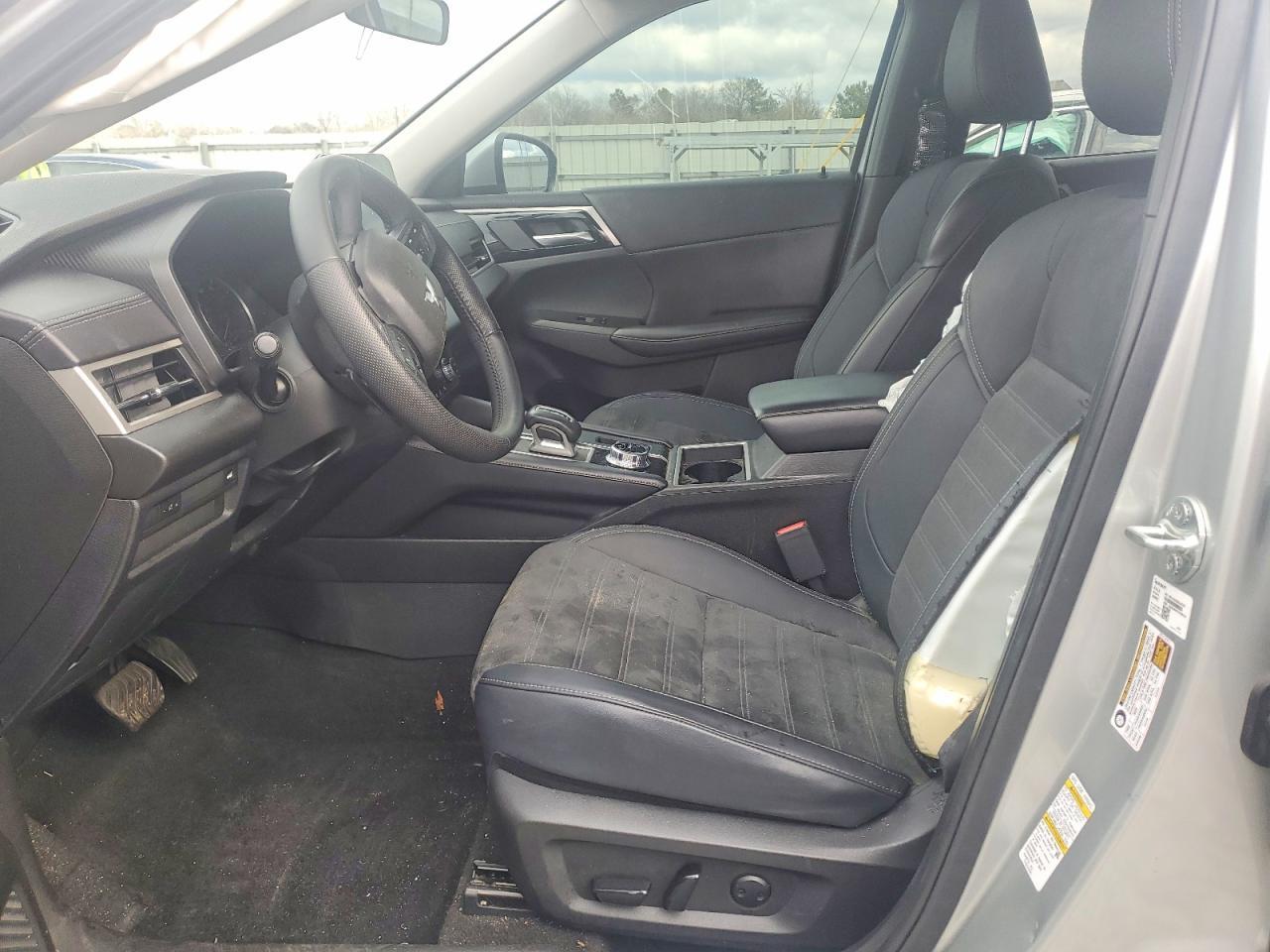 2023 MITSUBISHI outlander