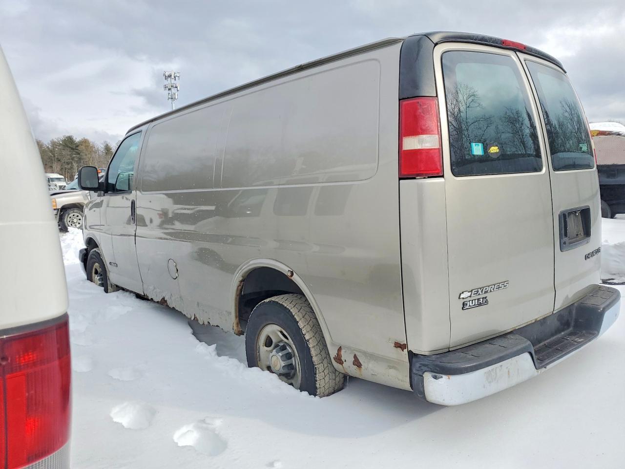 2004 CHEVROLET EXPRESS 2500