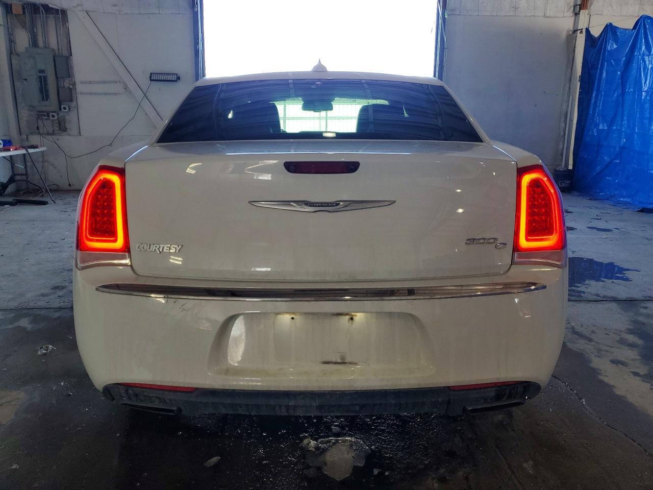 2016 CHRYSLER 300