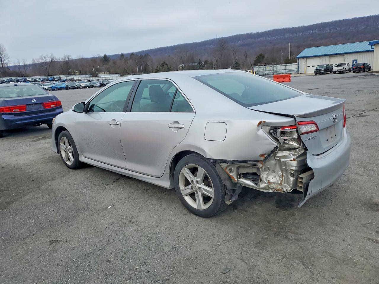 2014 TOYOTA CAMRY