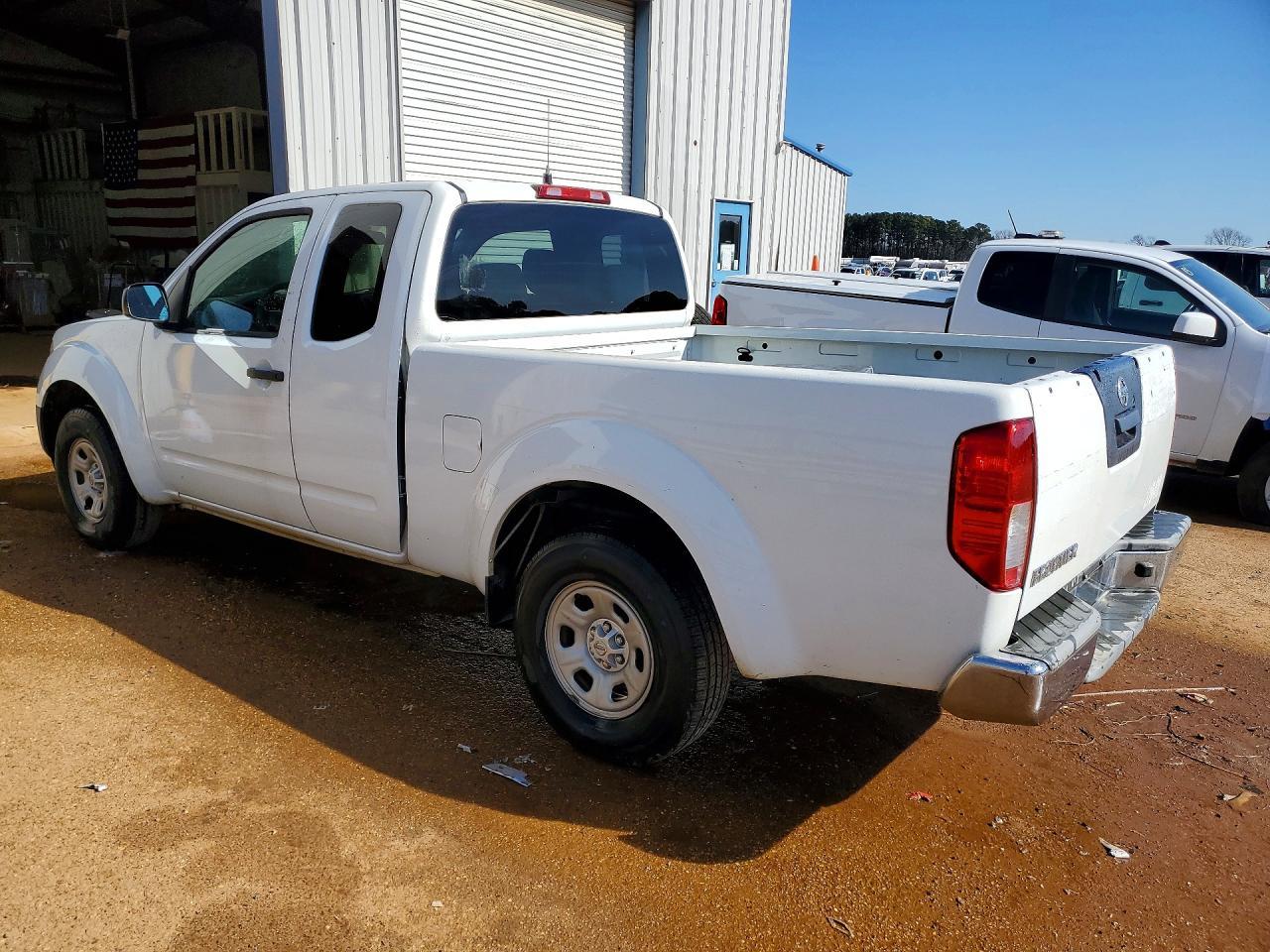 2015 NISSAN Frontier