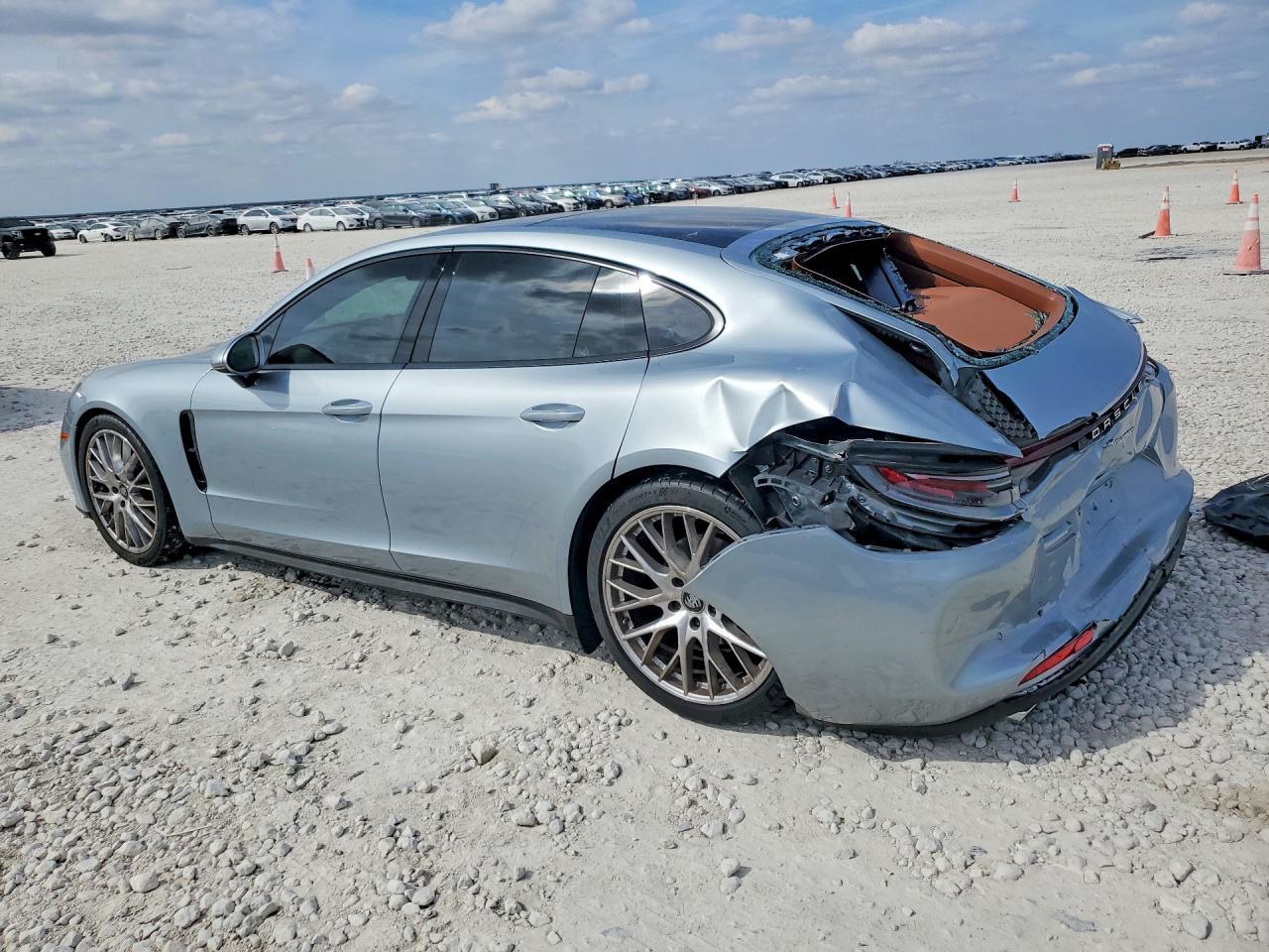 2021 PORSCHE Panamera
