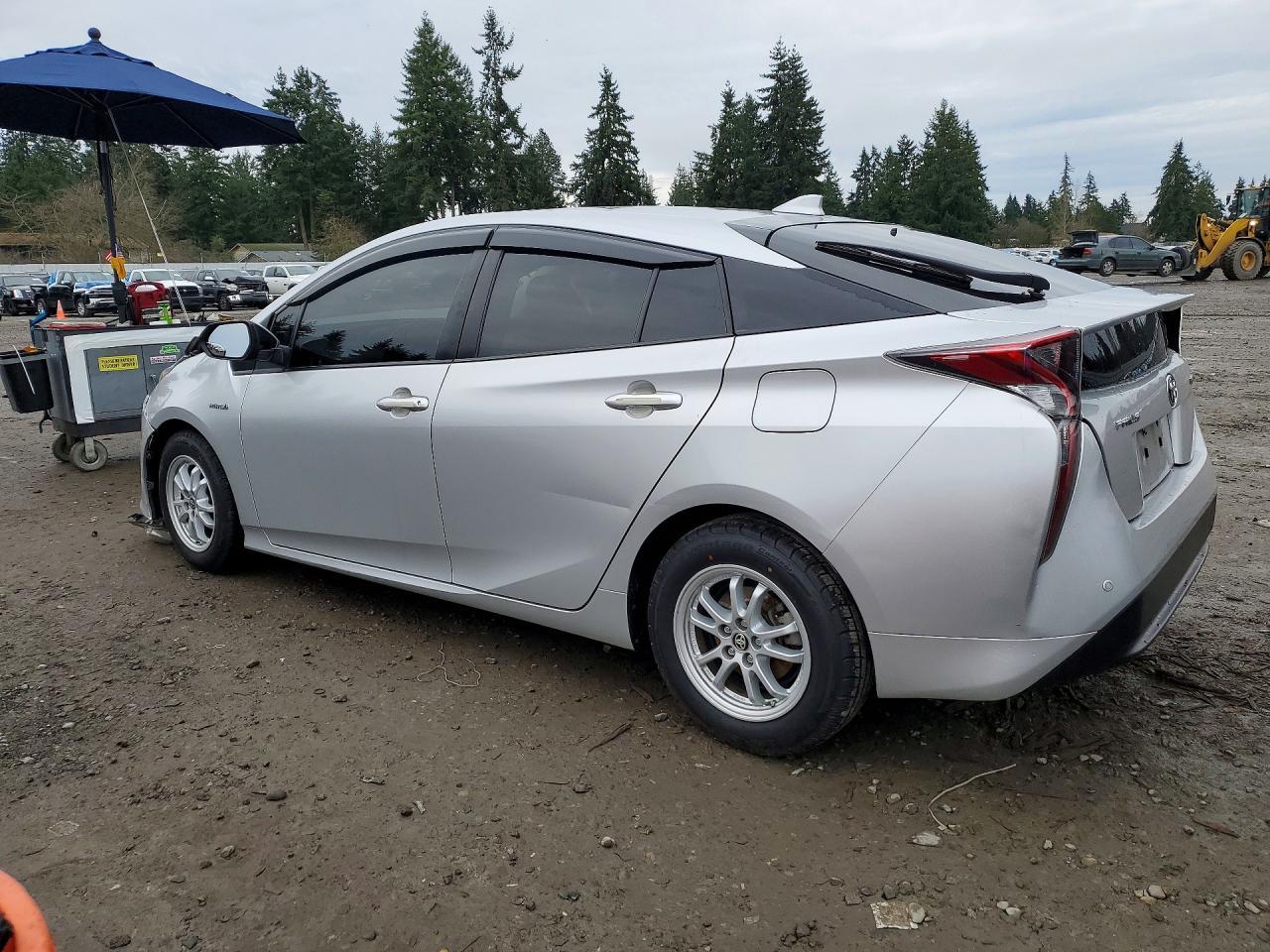 2016 TOYOTA PRIUS