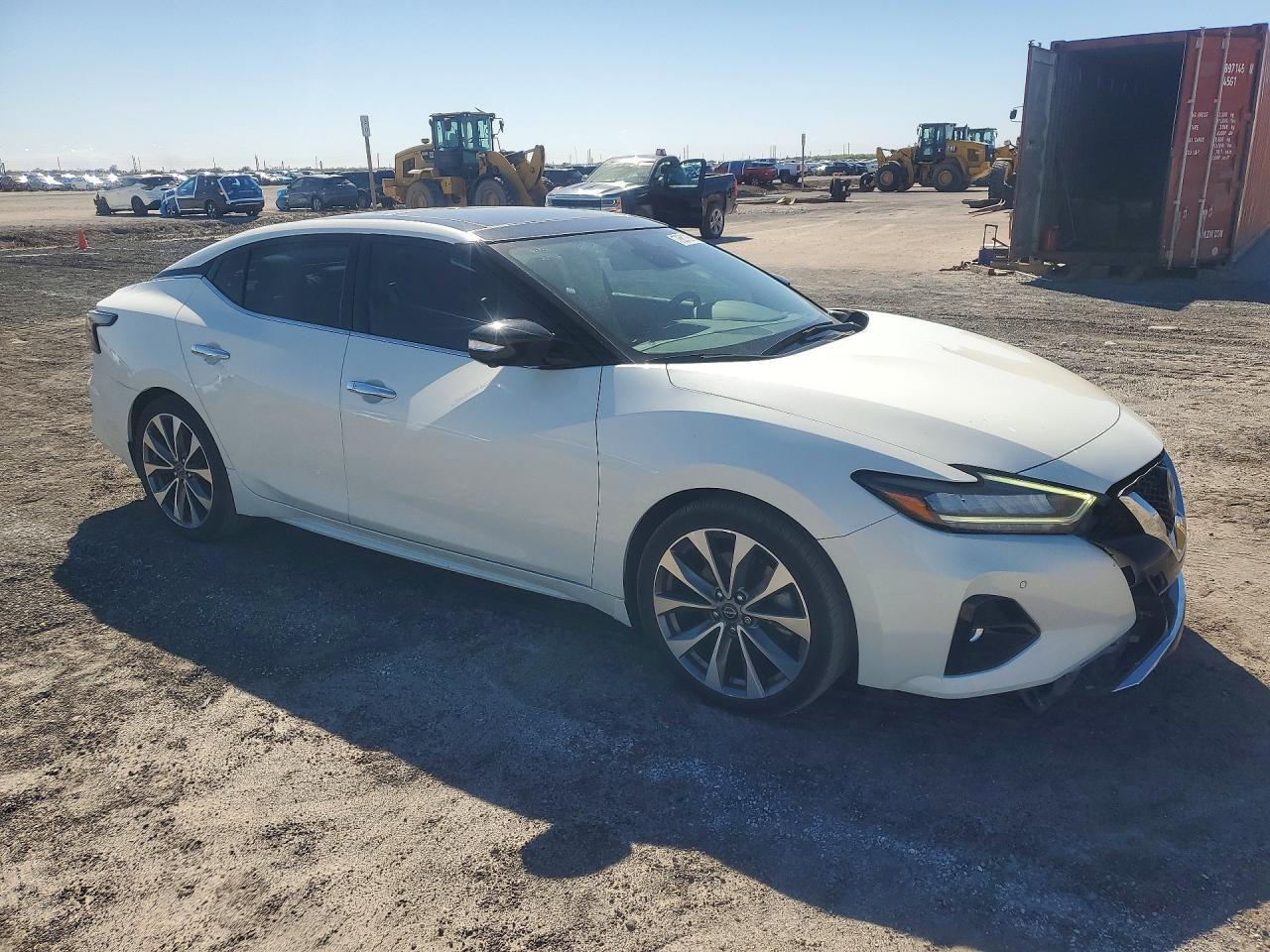 2023 NISSAN Maxima