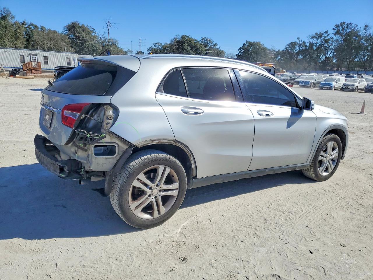 2015 MERCEDES-BENZ GLA-Class