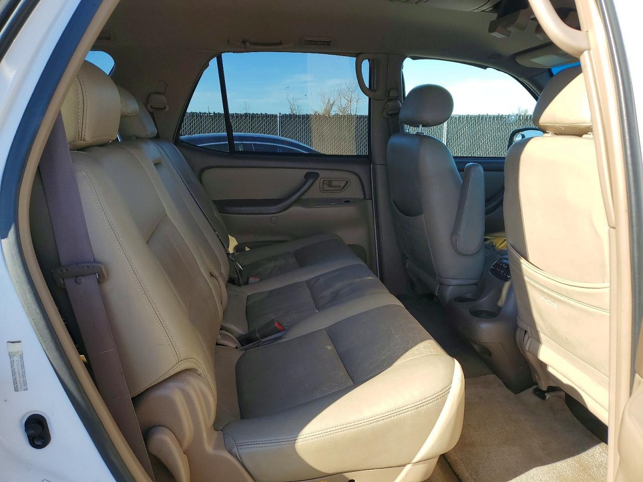 2003 TOYOTA Sequoia