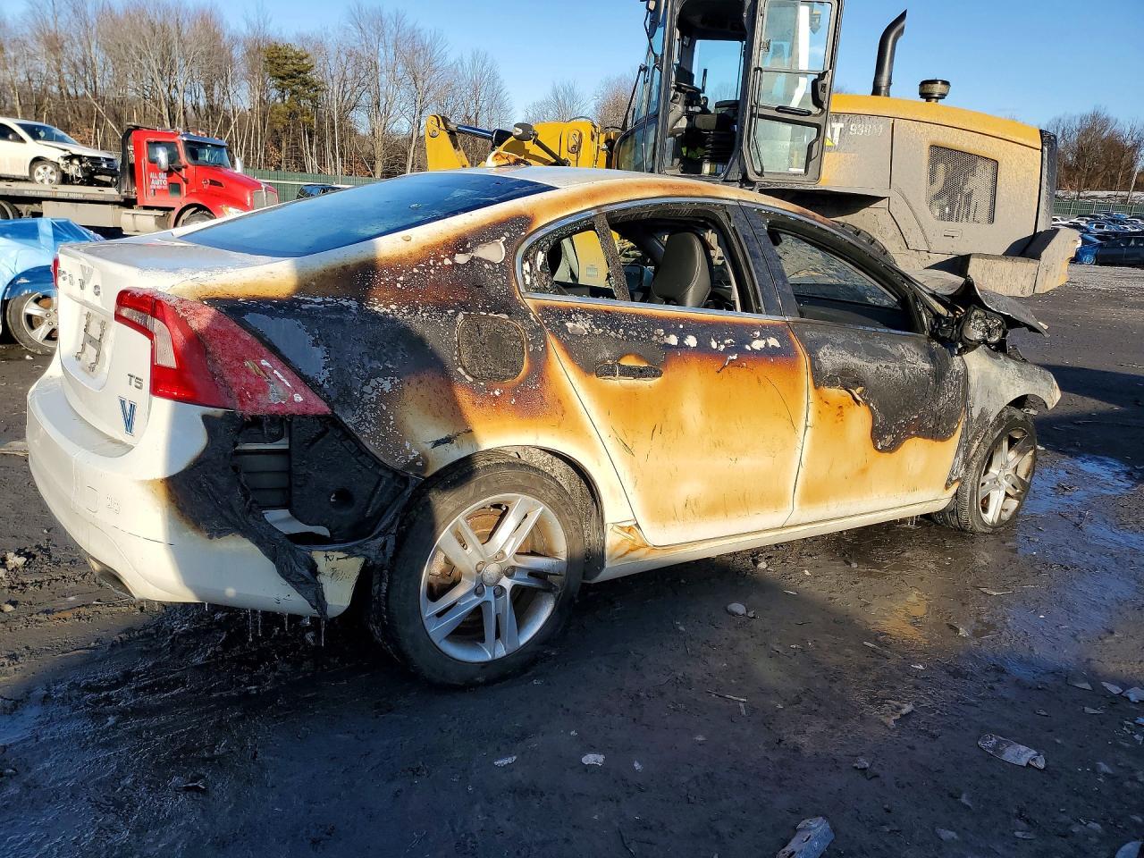 2015 VOLVO S60