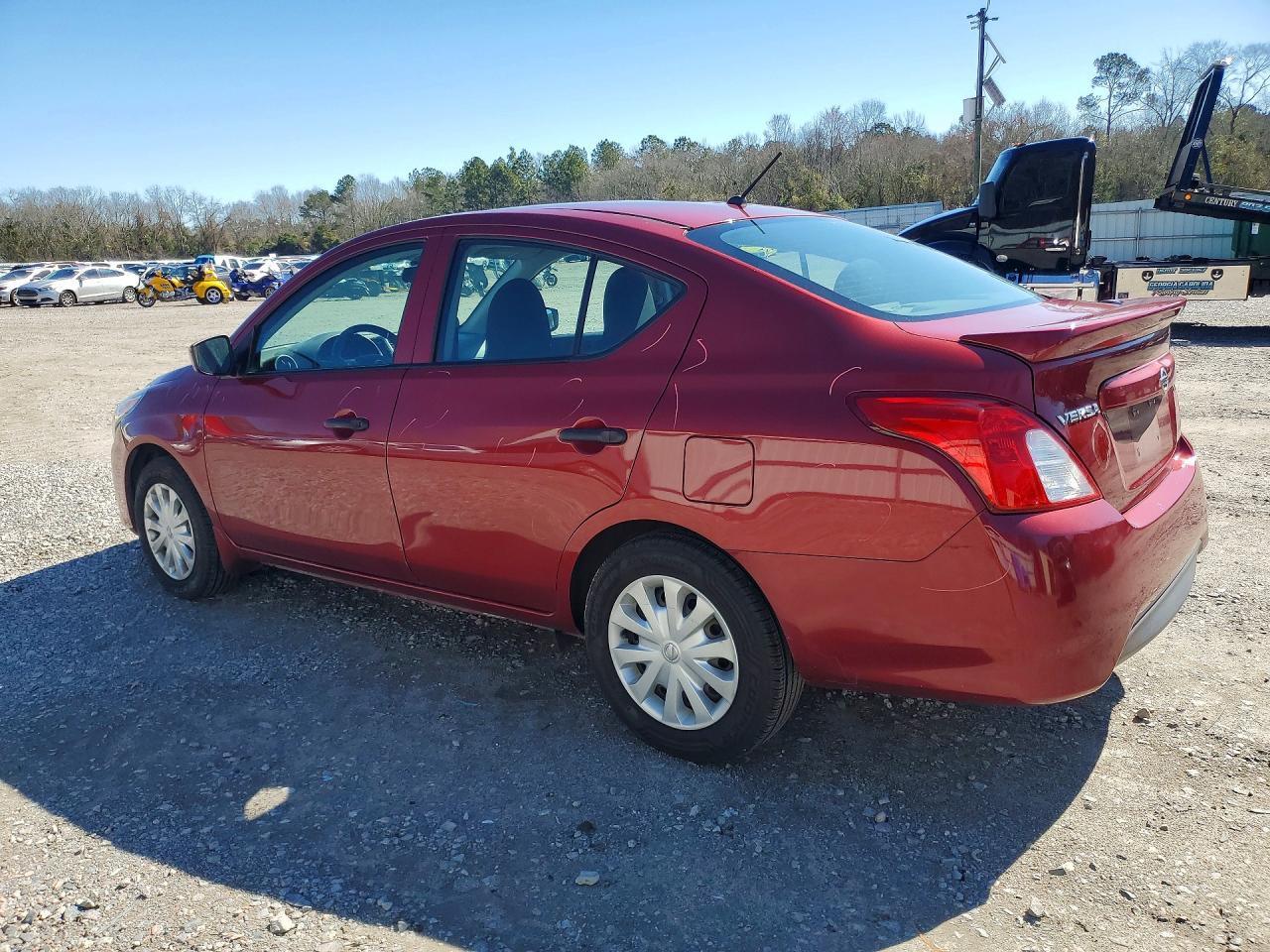 2017 NISSAN VERSA