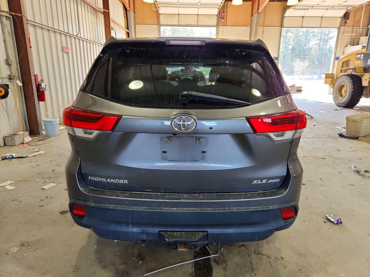 2017 TOYOTA HIGHLANDER
