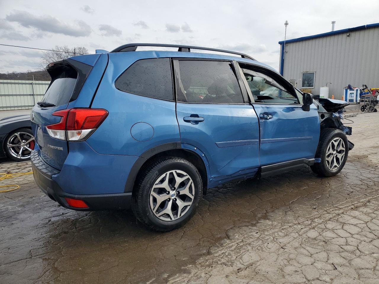2020 SUBARU FORESTER
