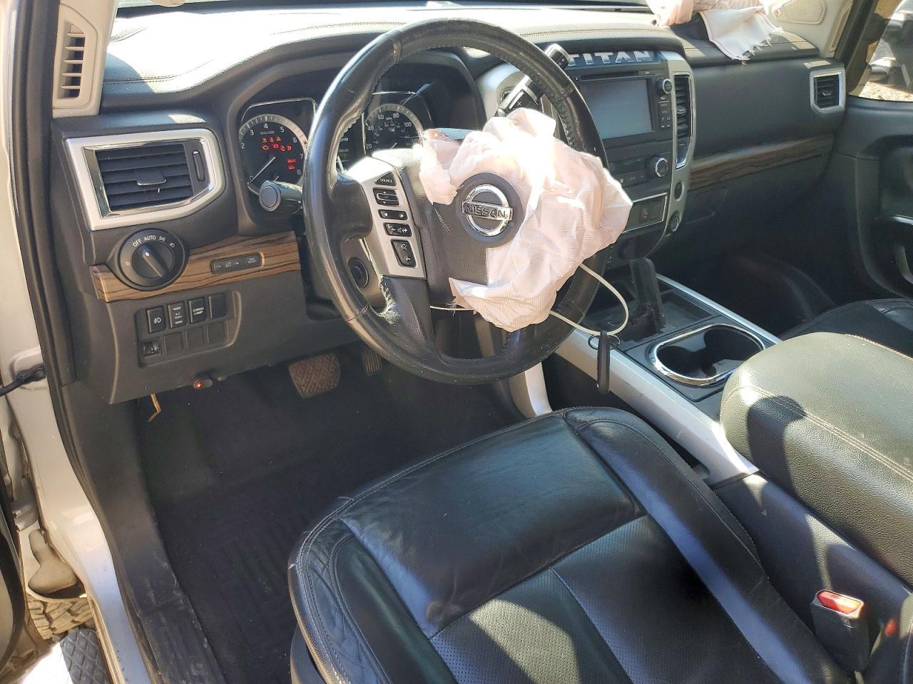 2017 NISSAN Titan