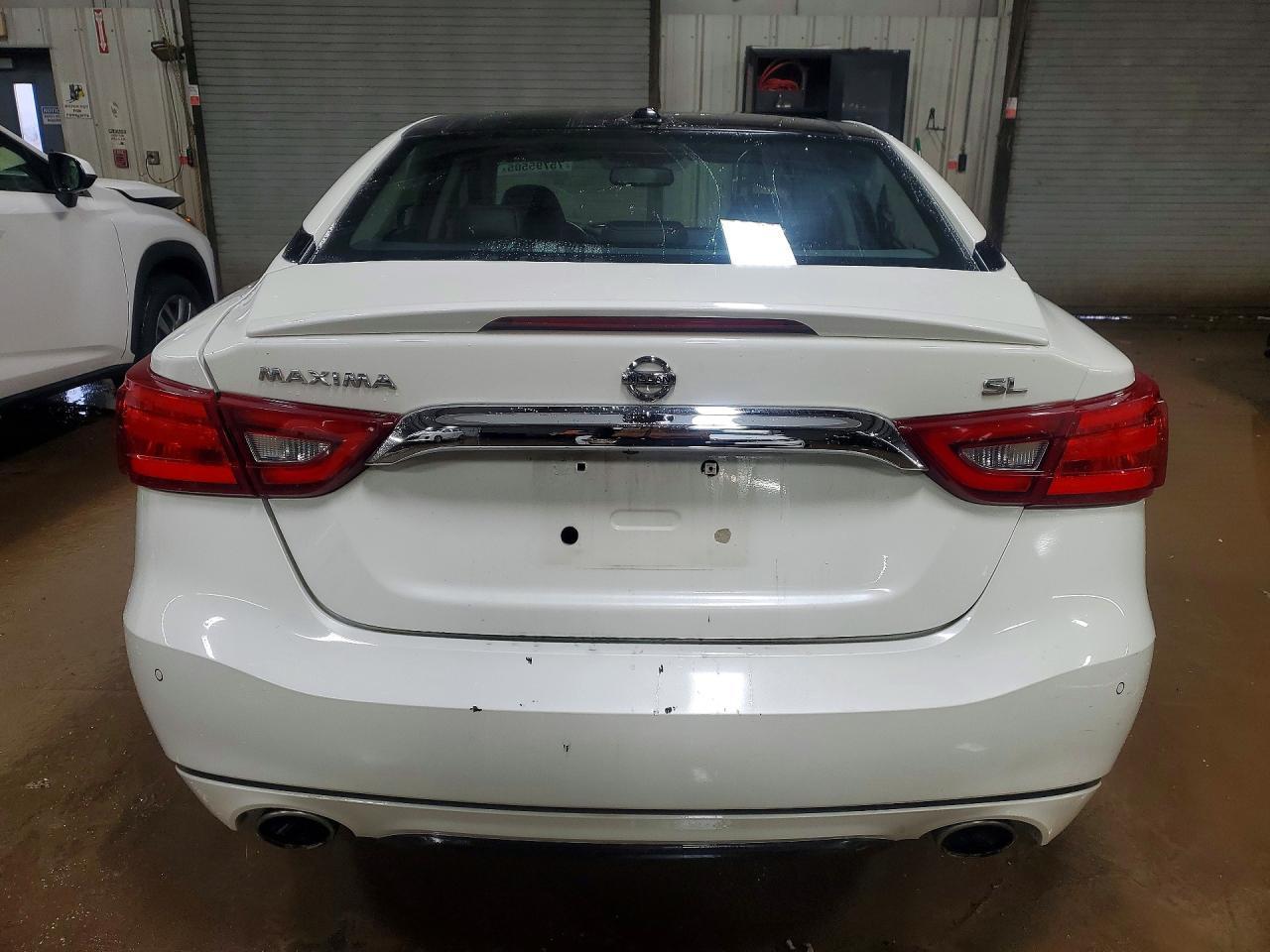 2017 NISSAN Maxima