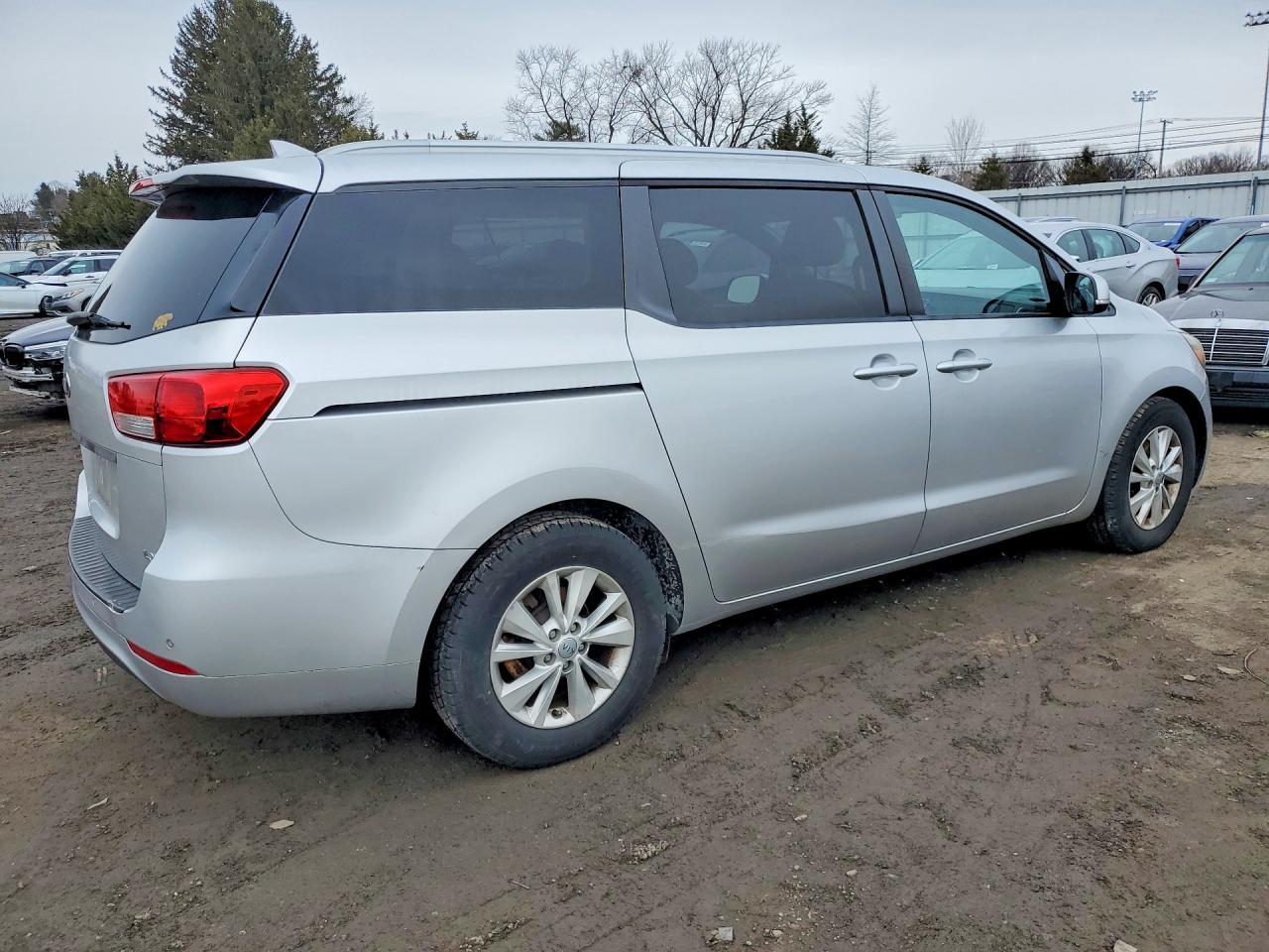 2016 KIA SEDONA