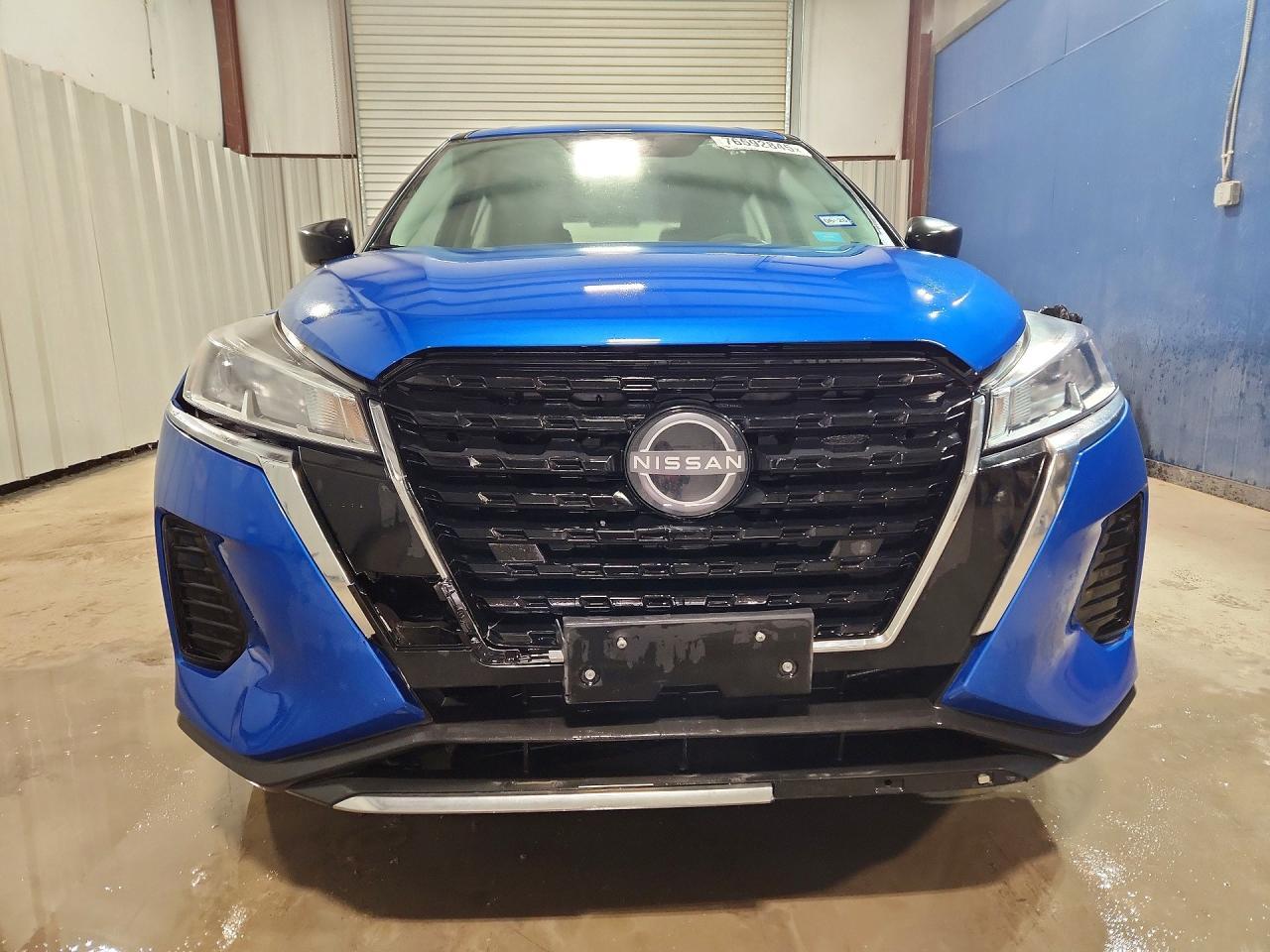 2024 NISSAN KICKS