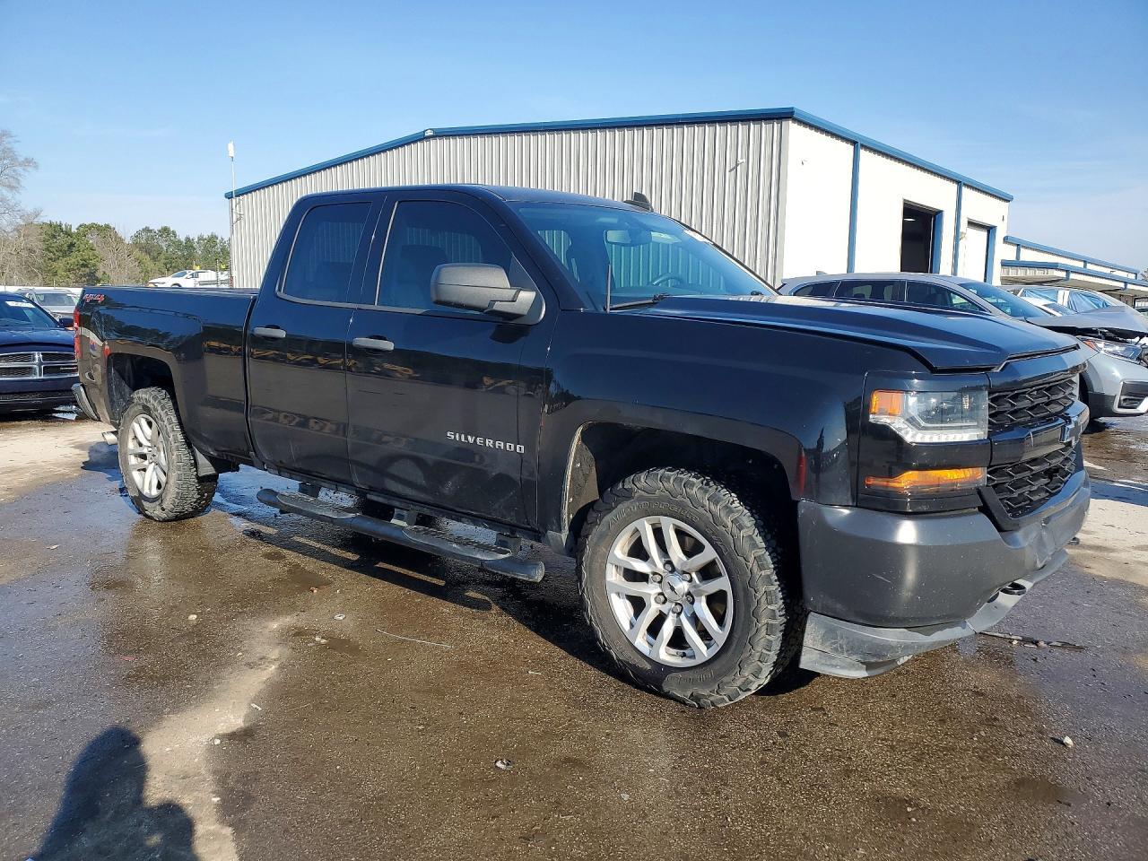 2017 CHEVROLET Silverado