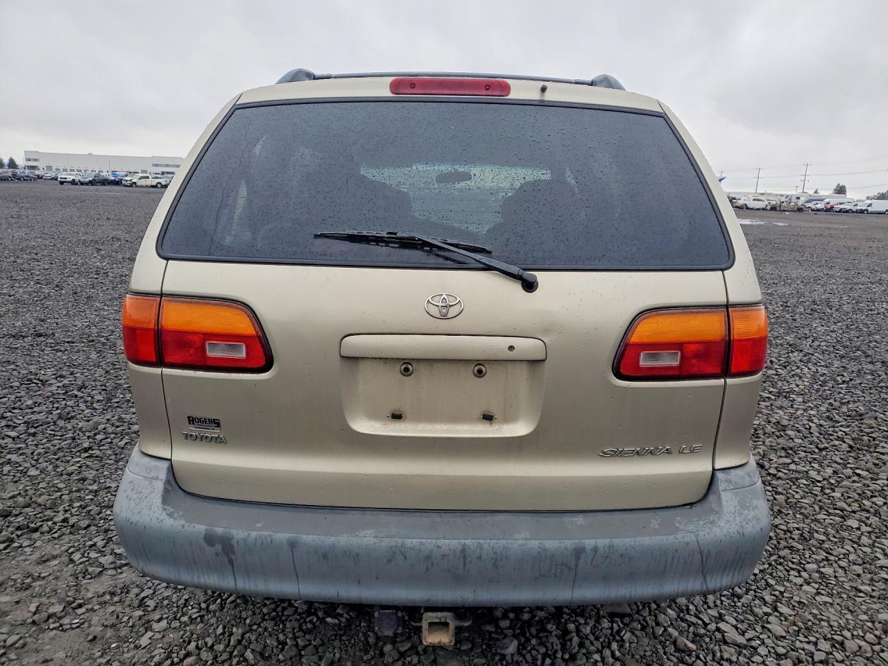 2000 TOYOTA SIENNA