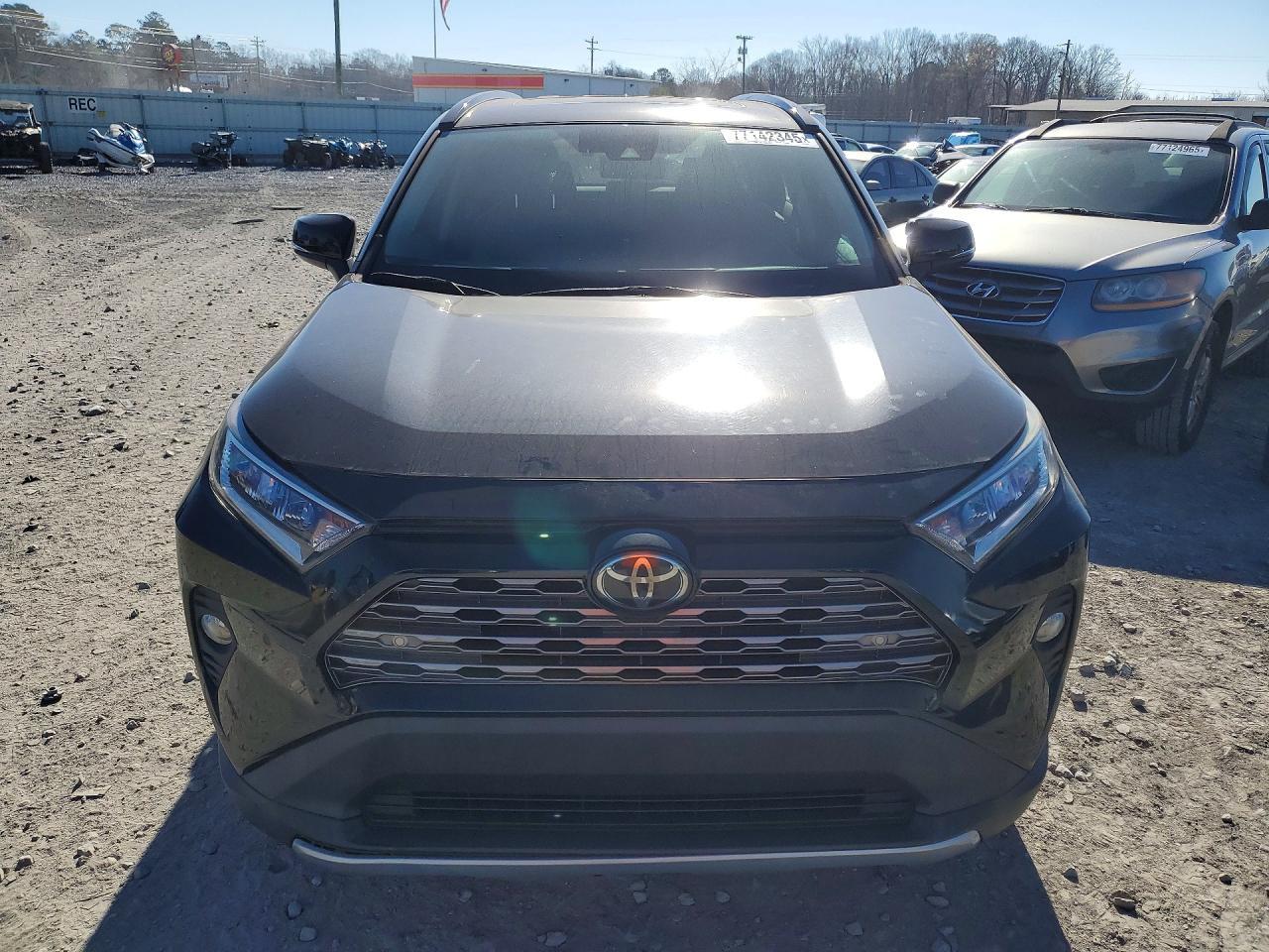 2019 TOYOTA RAV4