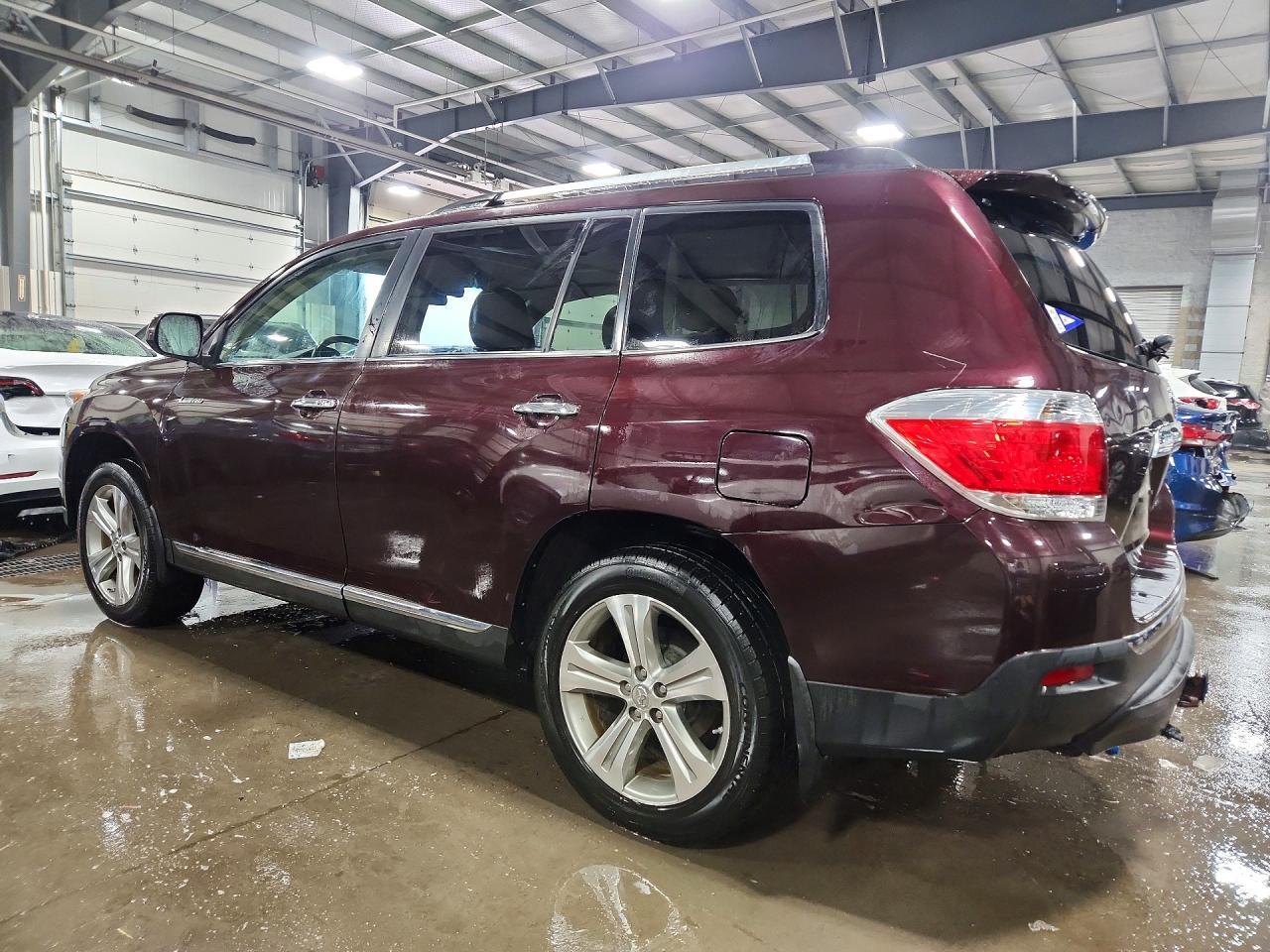 2011 TOYOTA HIGHLANDER