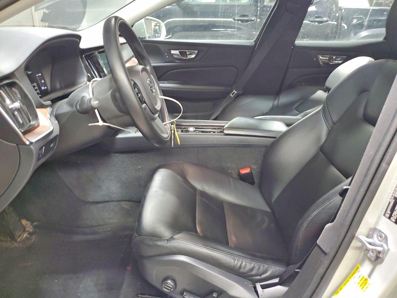 2019 VOLVO S60