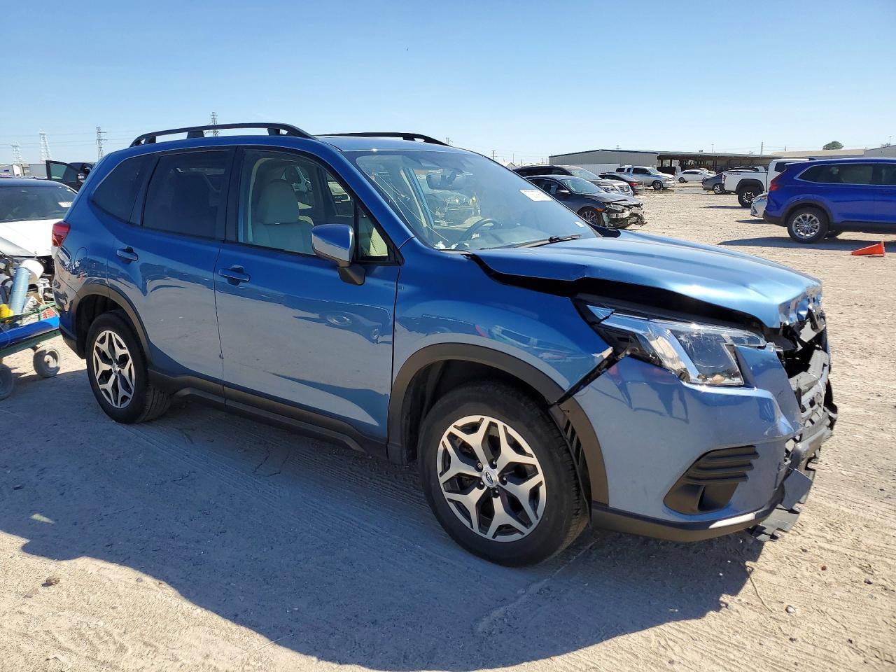 2024 SUBARU FORESTER