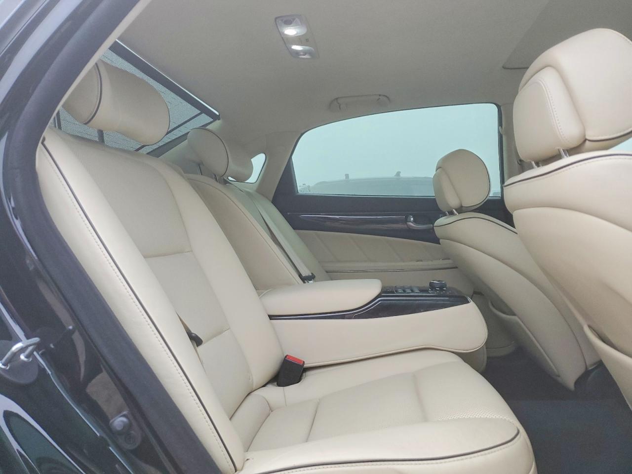 2014 HYUNDAI Equus