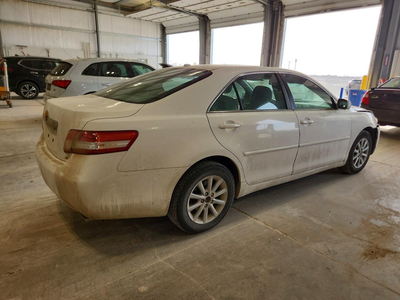 2011 TOYOTA CAMRY