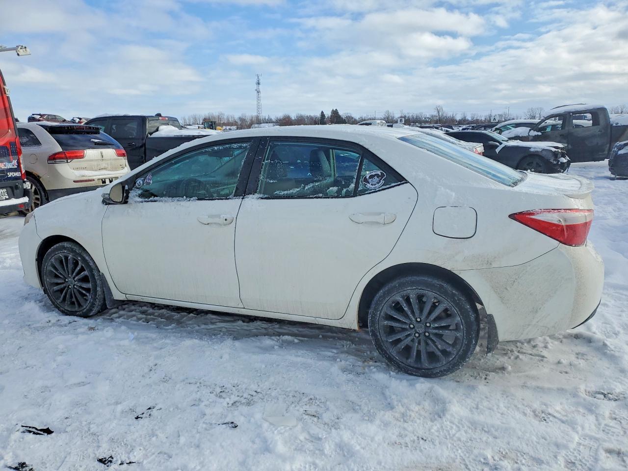 2015 TOYOTA COROLLA