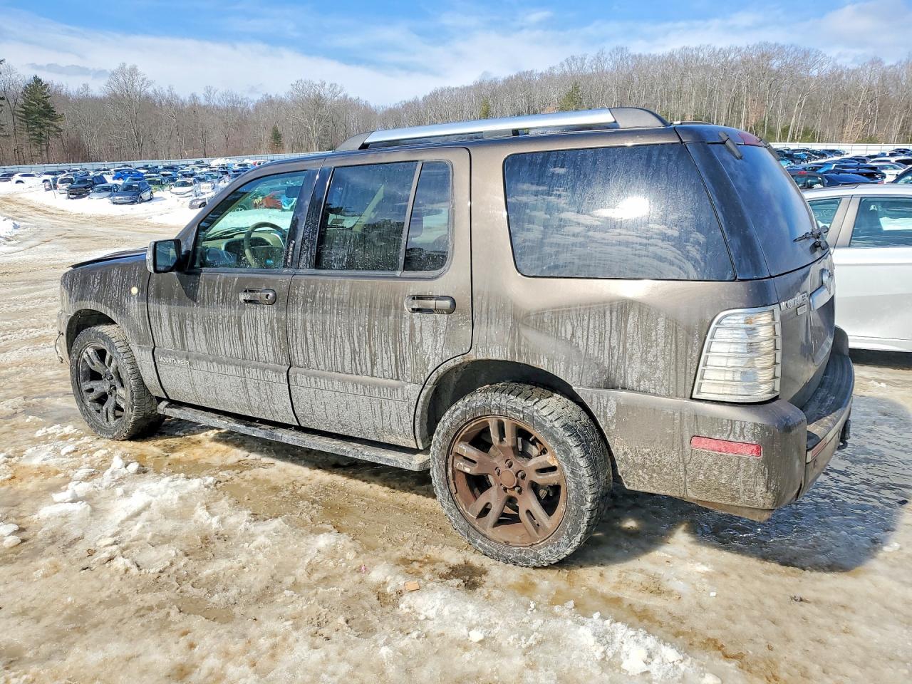 2008 MERCURY Mtneer 4d