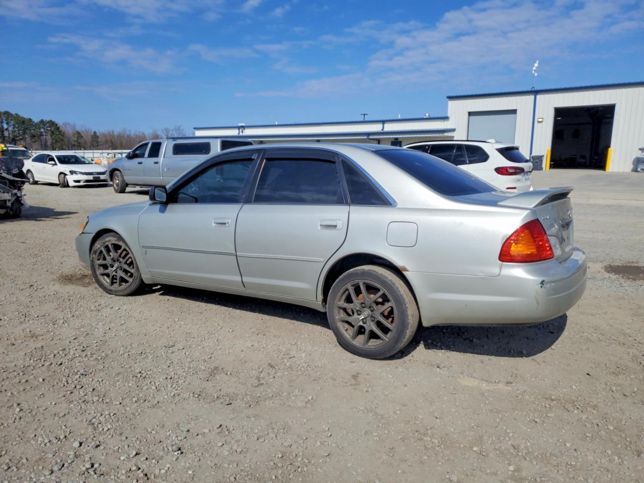 2001 TOYOTA Avalon