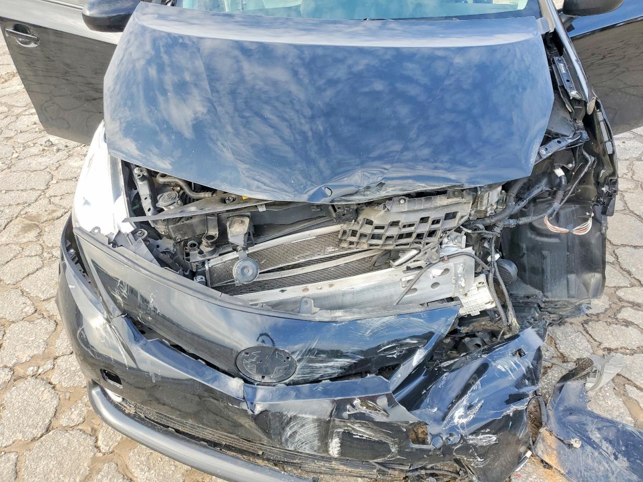 2012 TOYOTA PRIUS V