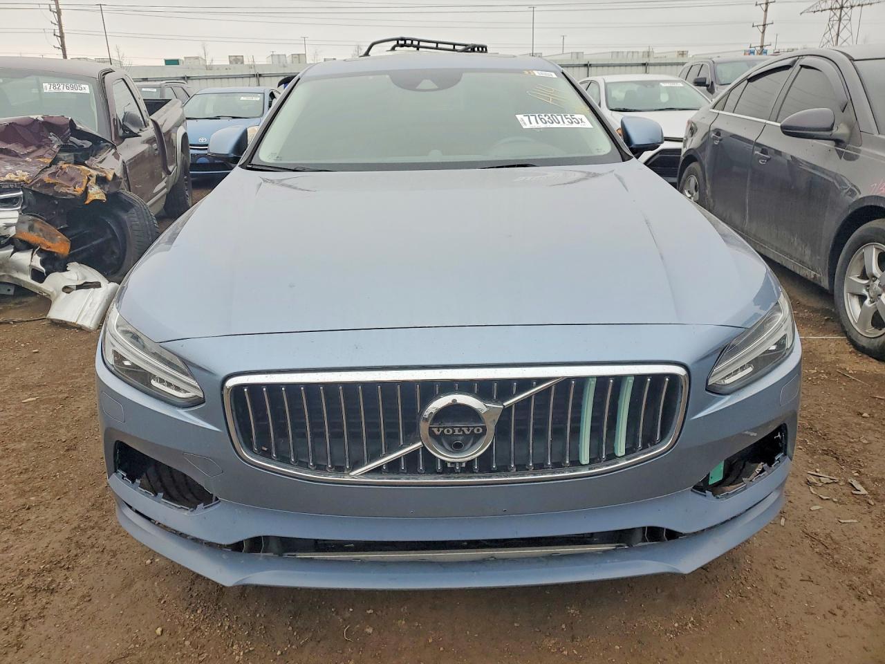 2017 VOLVO S90
