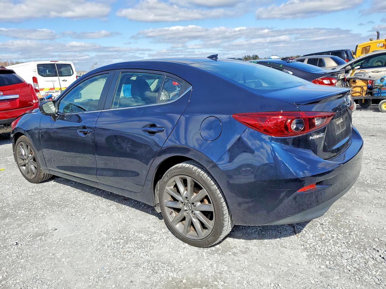 2018 MAZDA 3