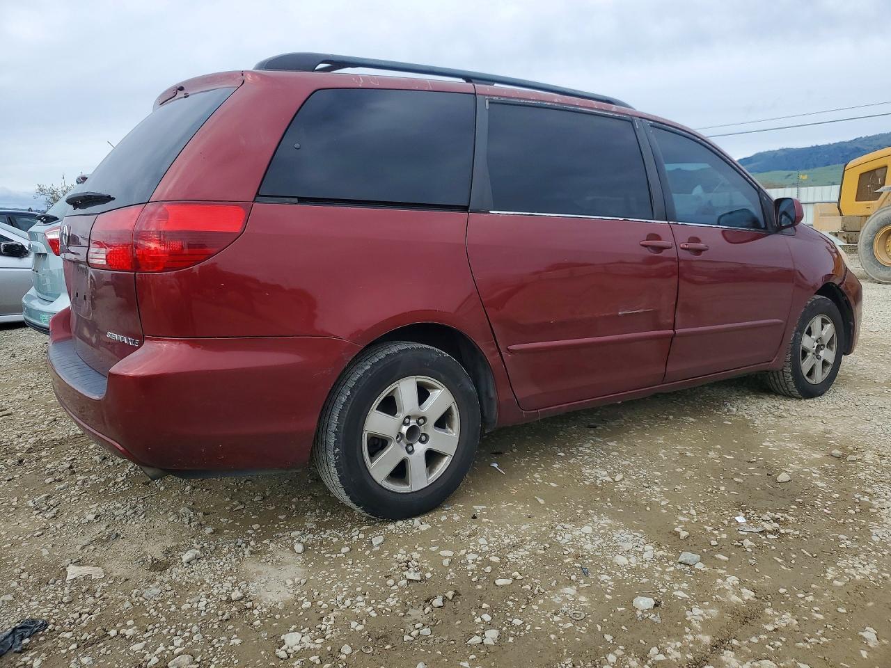 2004 TOYOTA SIENNA