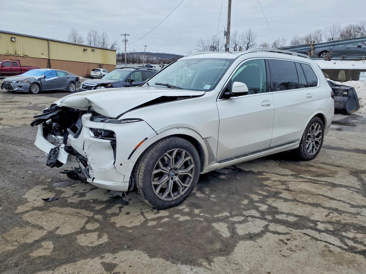 2023 BMW X7