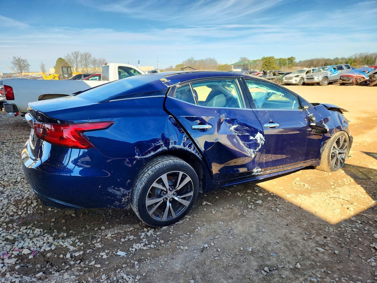 2017 NISSAN Maxima