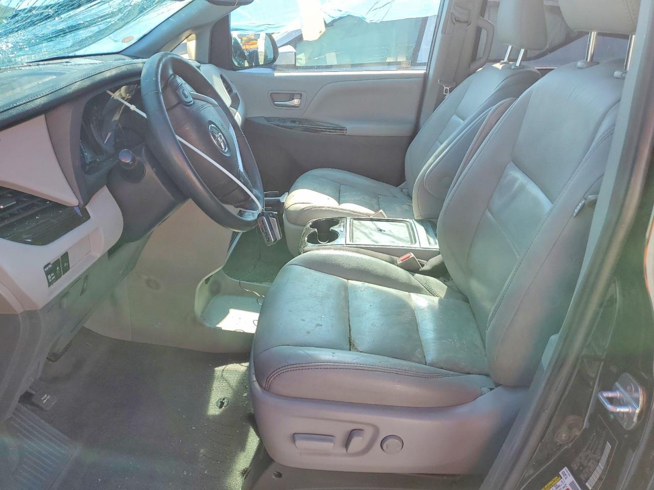 2018 TOYOTA SIENNA