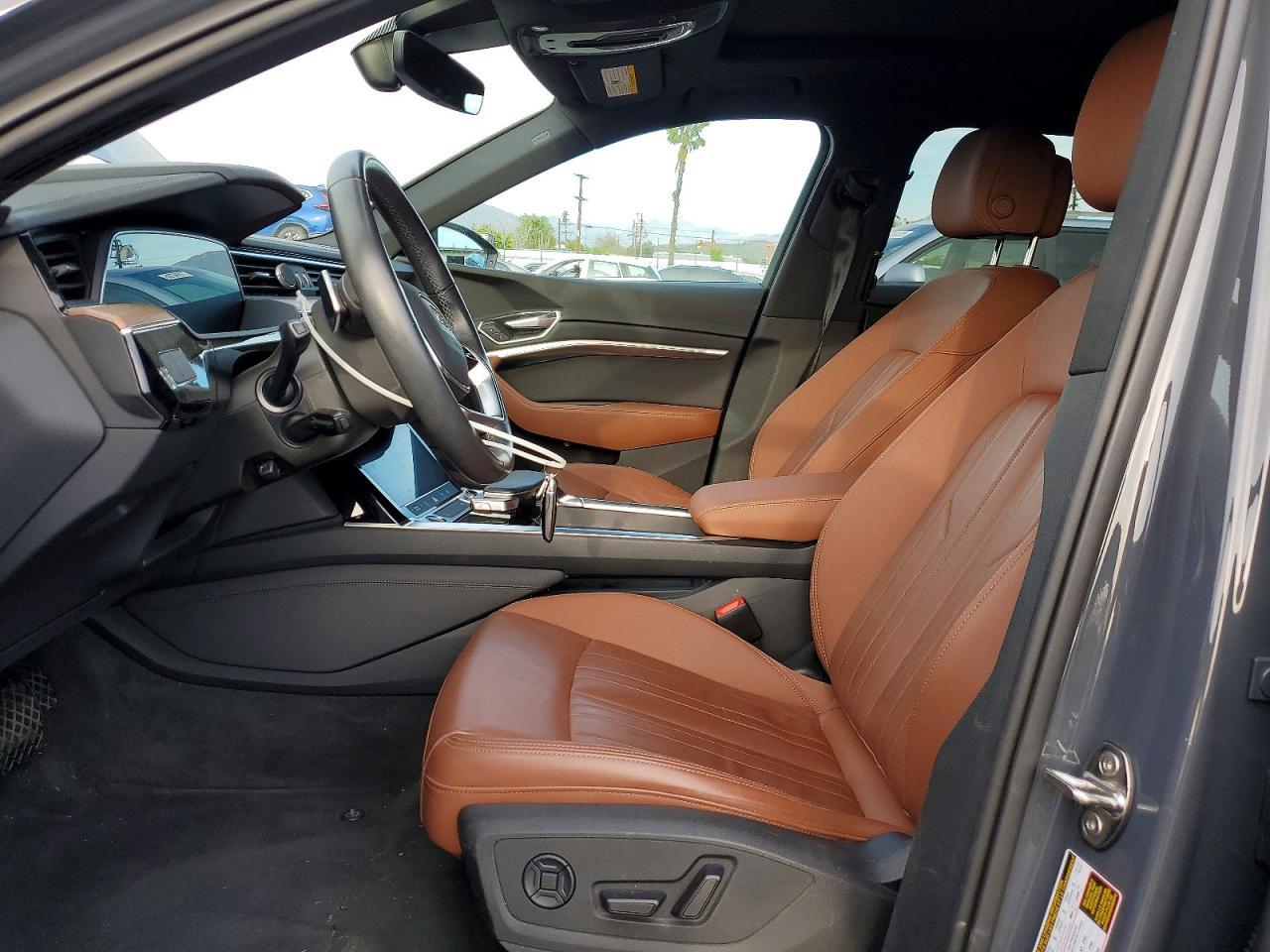 2024 AUDI Q8