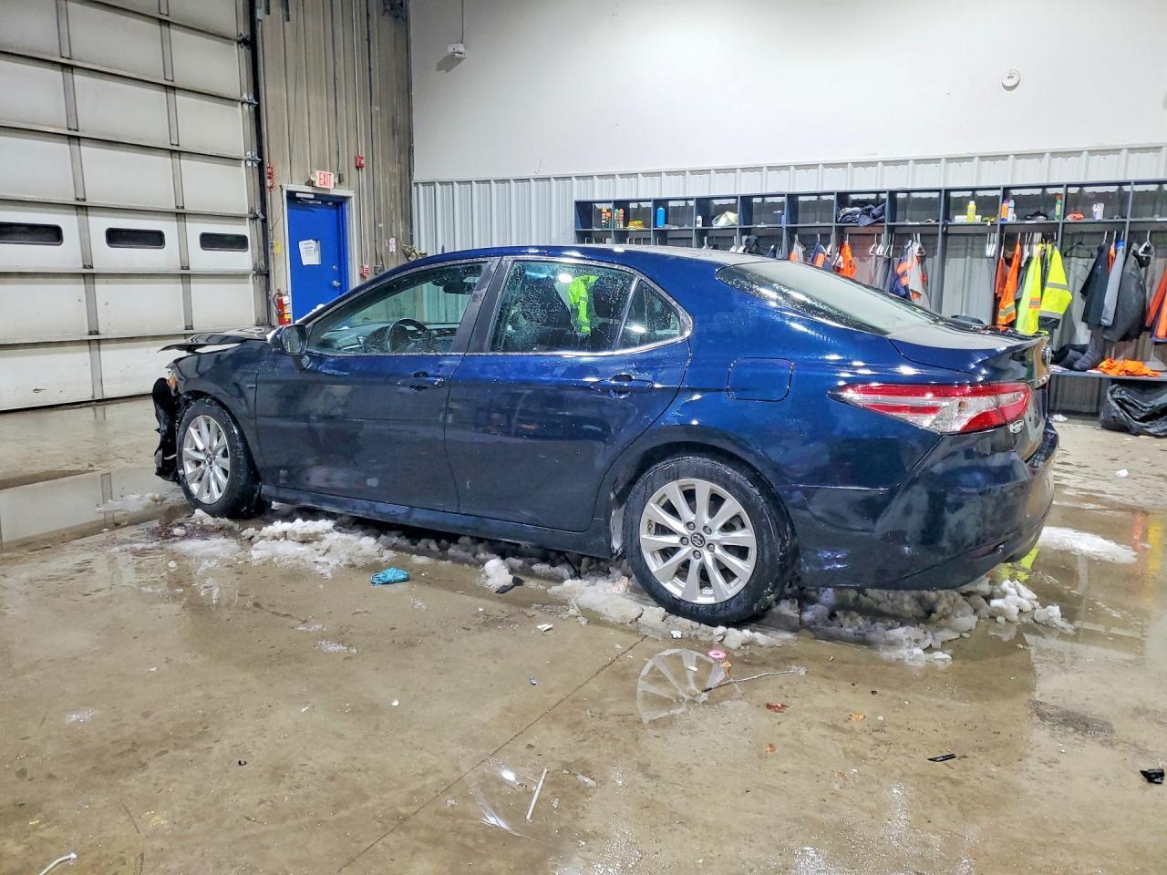 2018 TOYOTA CAMRY