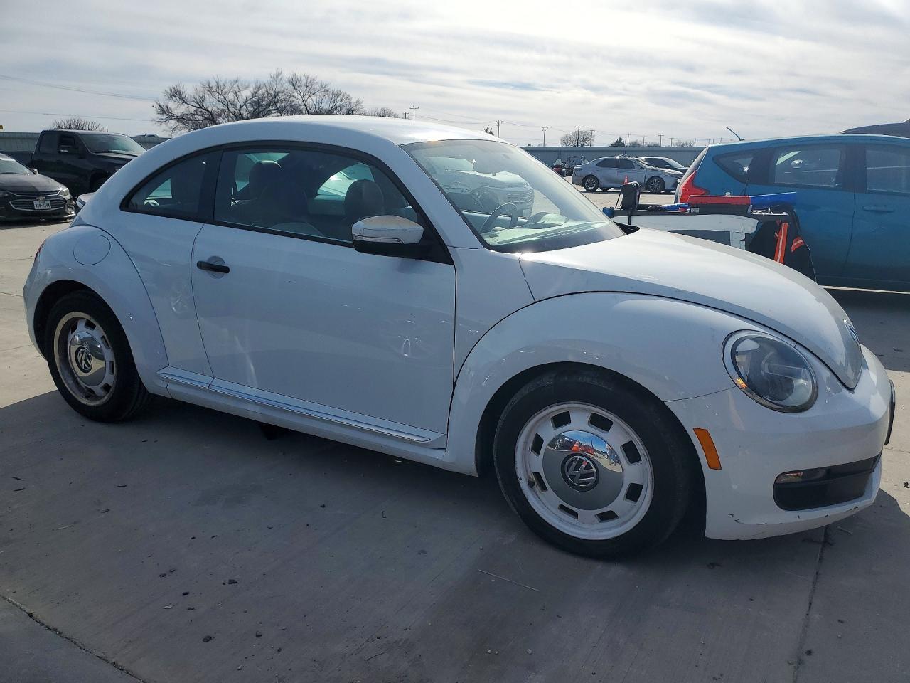 2015 VOLKSWAGEN Beetle