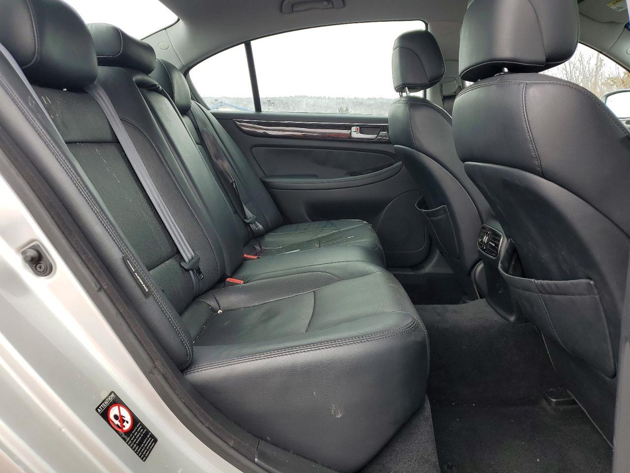 2013 HYUNDAI GENESIS