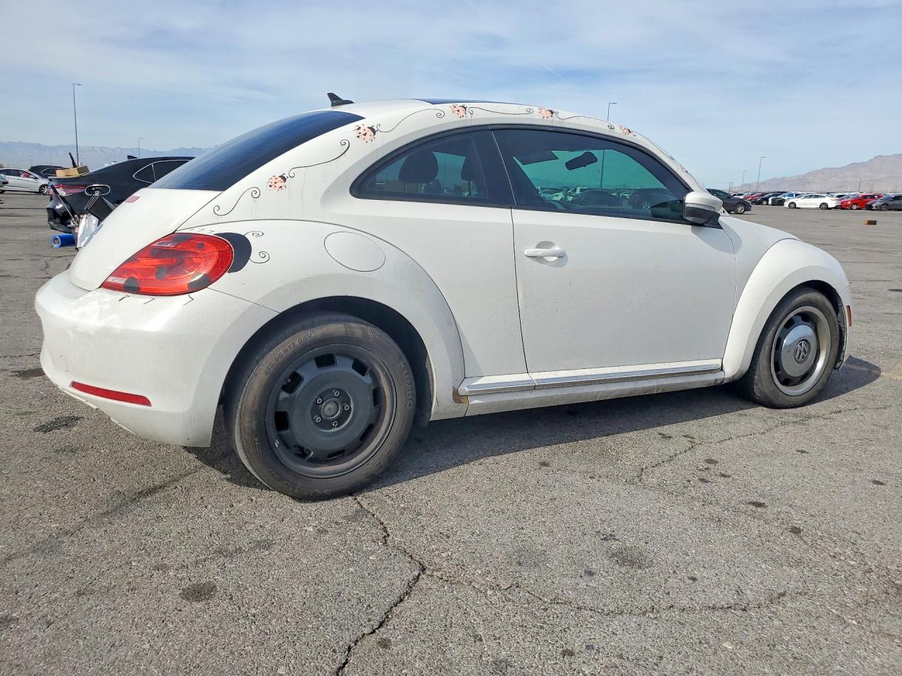 2013 VOLKSWAGEN Beetle