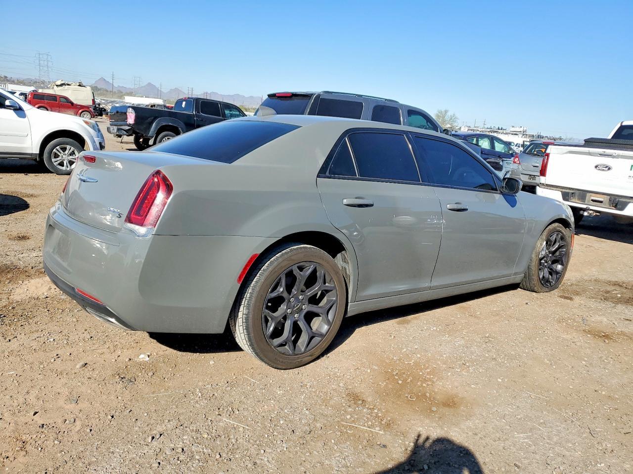 2019 CHRYSLER 300