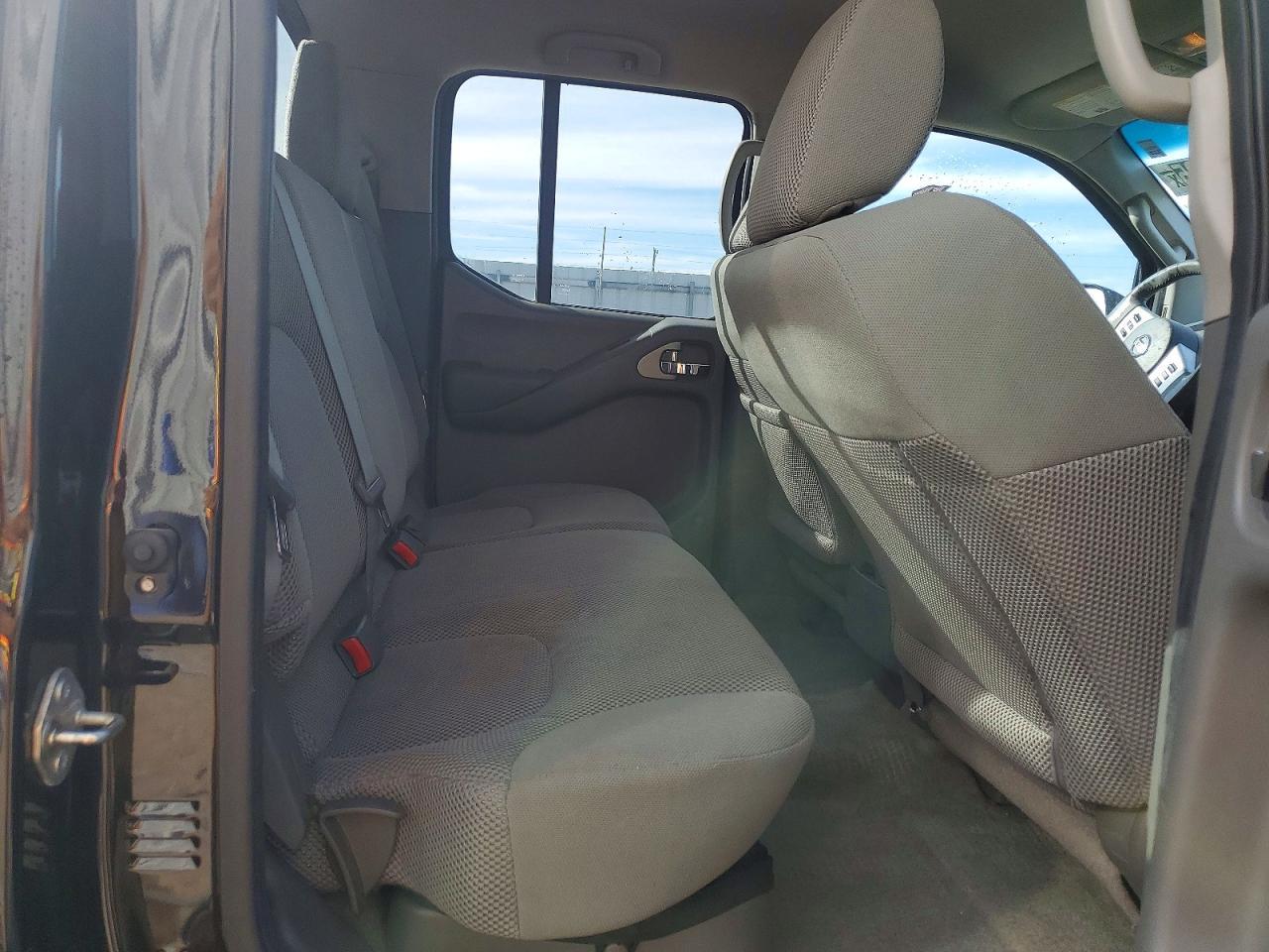 2016 NISSAN Frontier