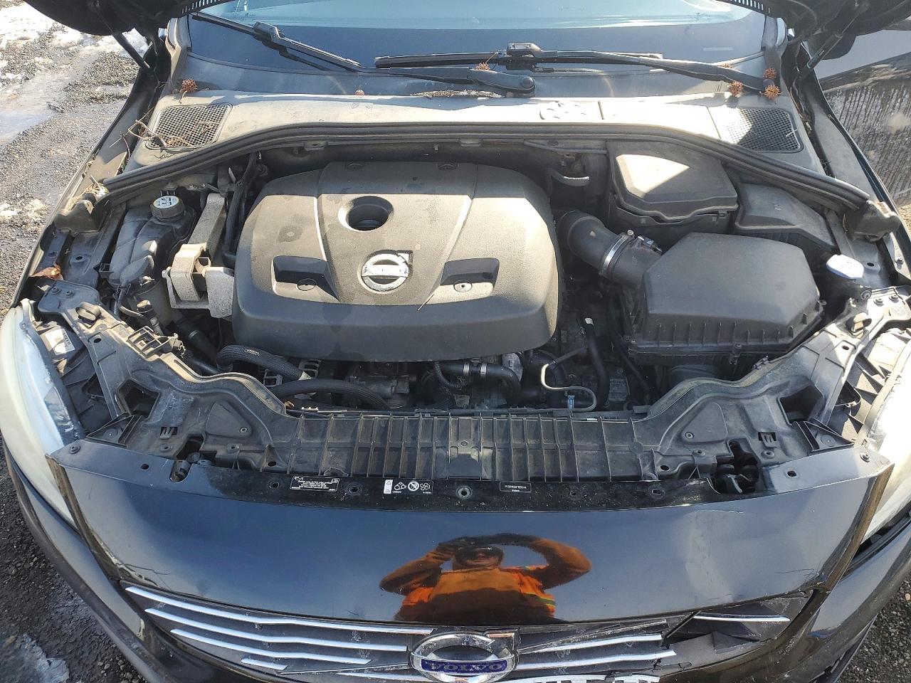2015 VOLVO V60