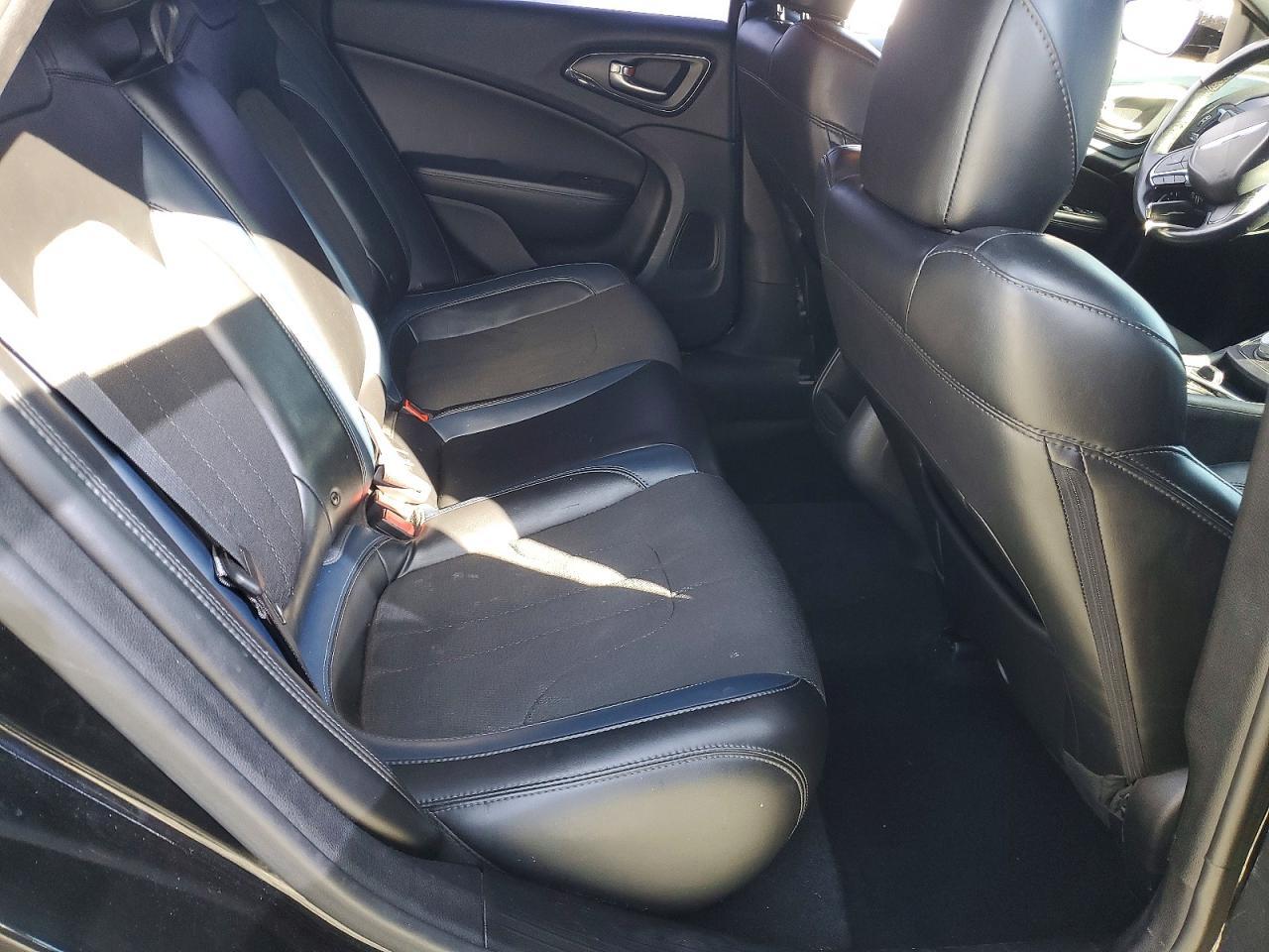 2015 CHRYSLER 200
