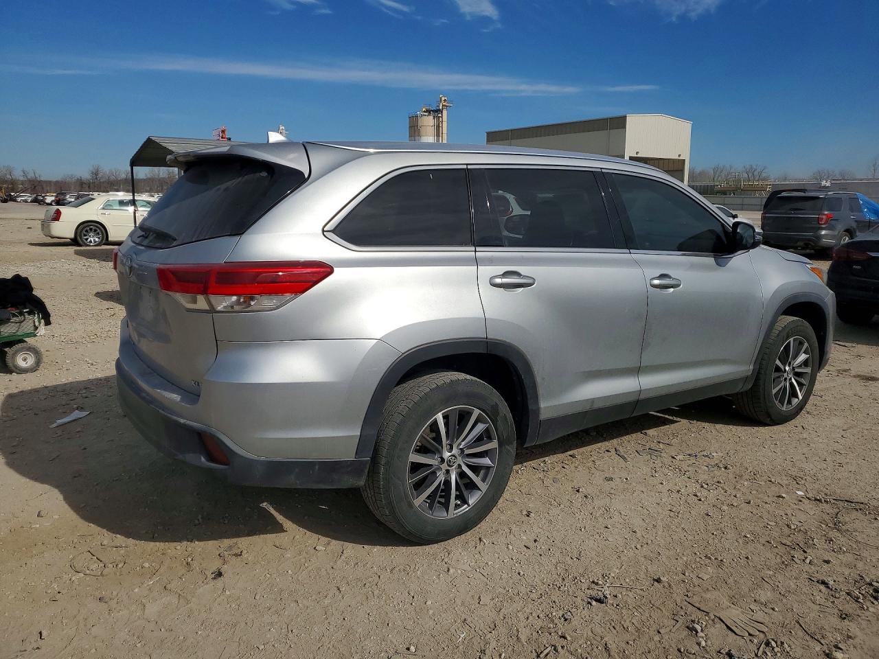 2019 TOYOTA HIGHLANDER